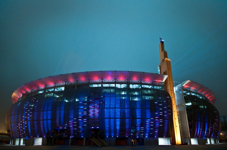 Cinimod Studio, in 2011, implemented an LED Facade for the National Football Stadium of Peru, that reacts to sound levels within the stadium during events. 